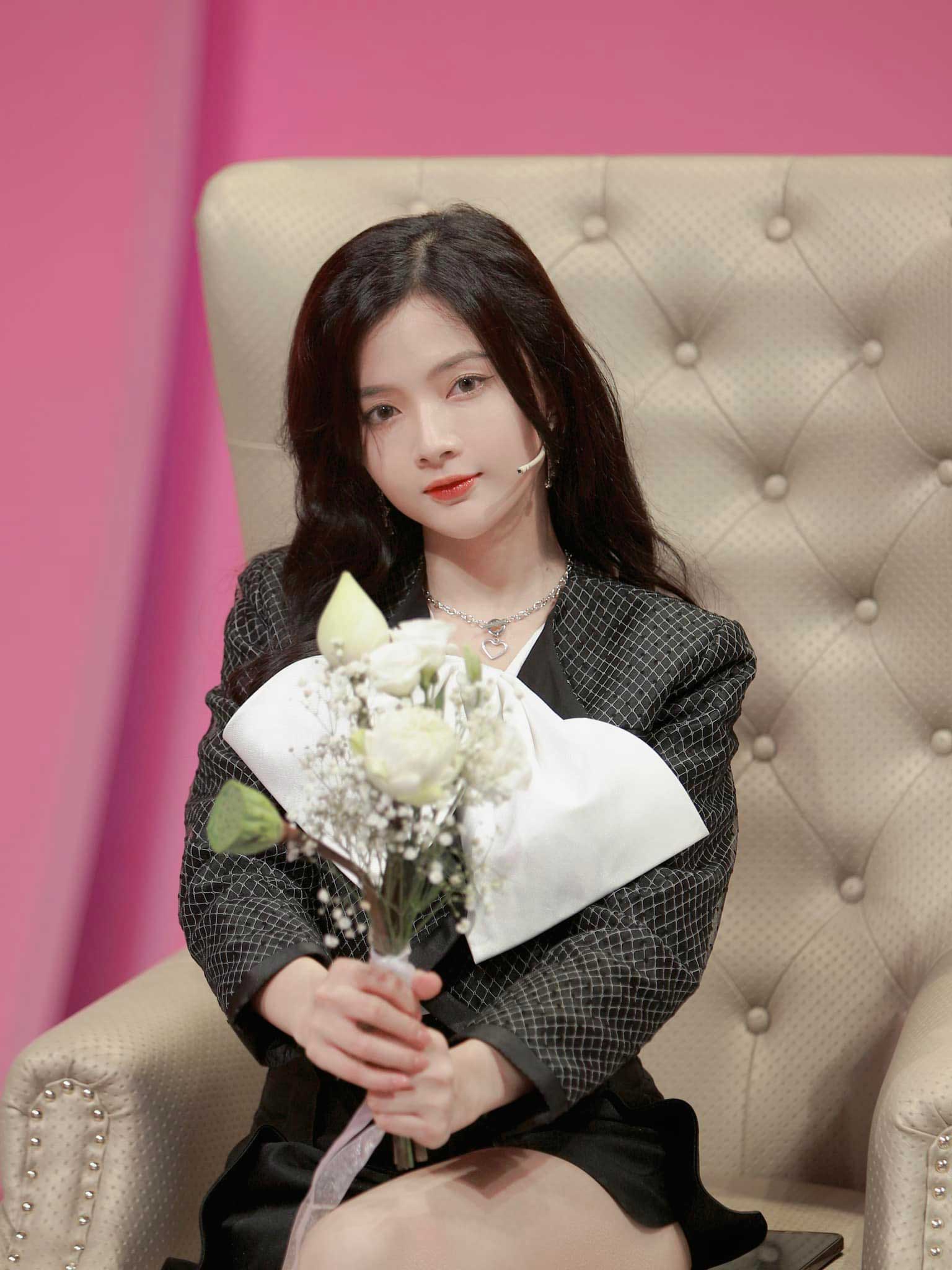 Người đẹp Lan Hương Sexy đáng yêu khiến vạn người mê 10 Ảnh Lan Hương đáng yêu nhất